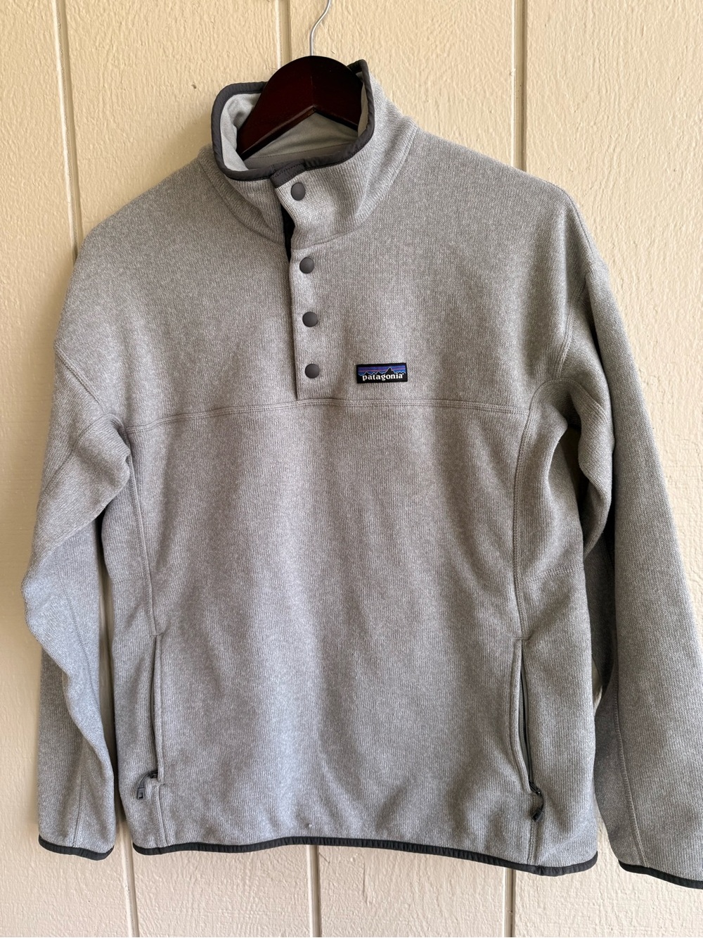 Patagonia Women’s Lightweight Better Sweater Marsupial Pullover Gray L